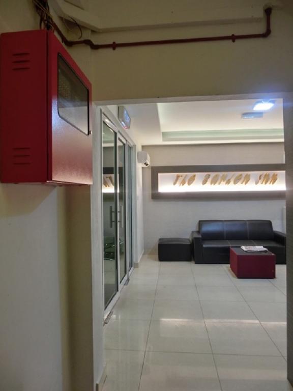 The Garden Inn Miri Esterno foto